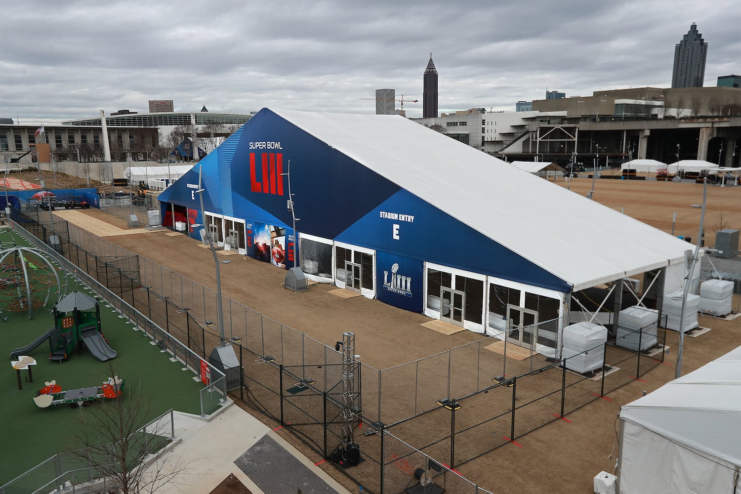 Photos: Setting up Mercedes-Benz Stadium for Atlanta’s Super Bowl