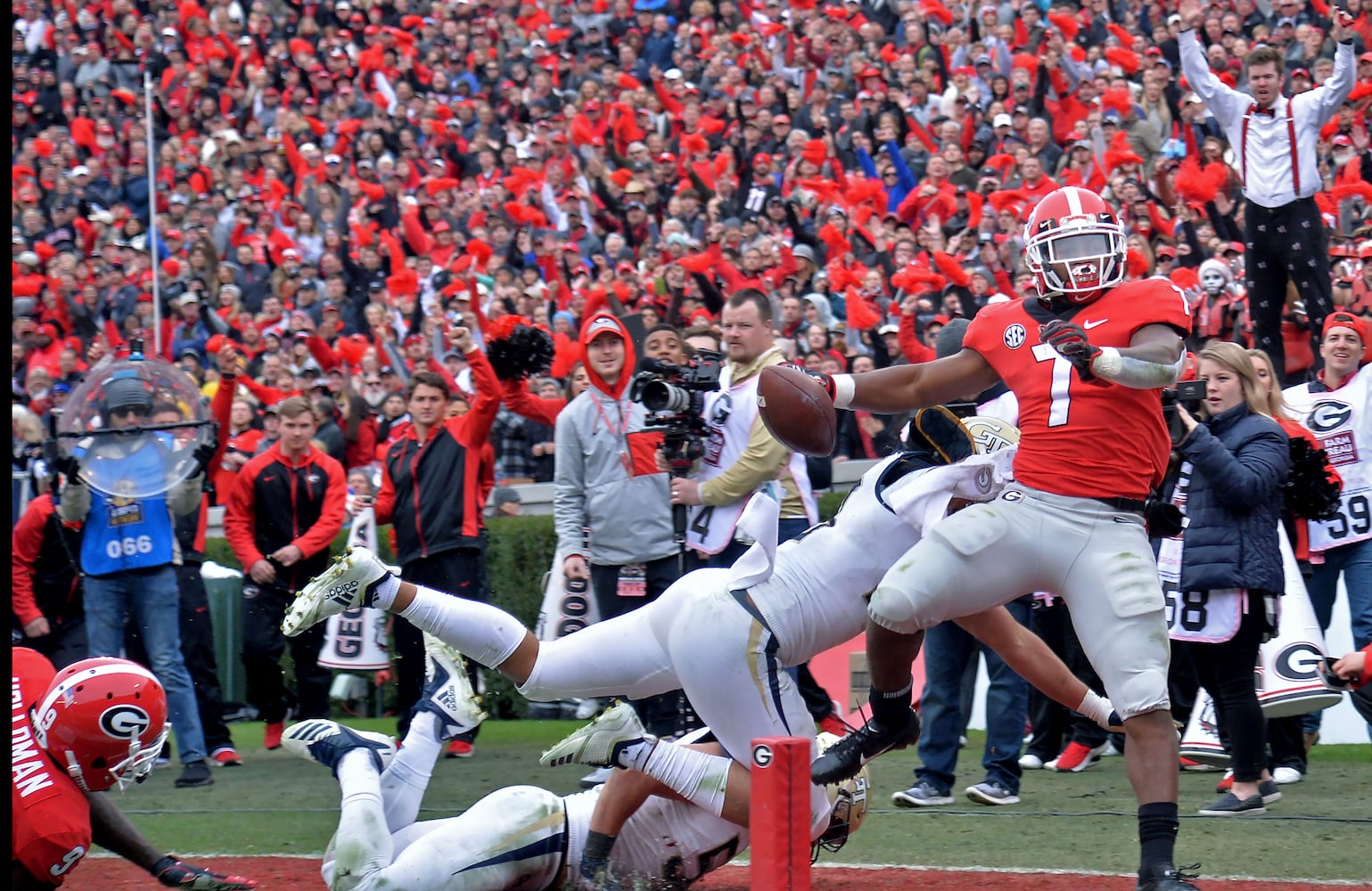 Photos: Bulldogs rout Georgia Tech, improve to 11-1