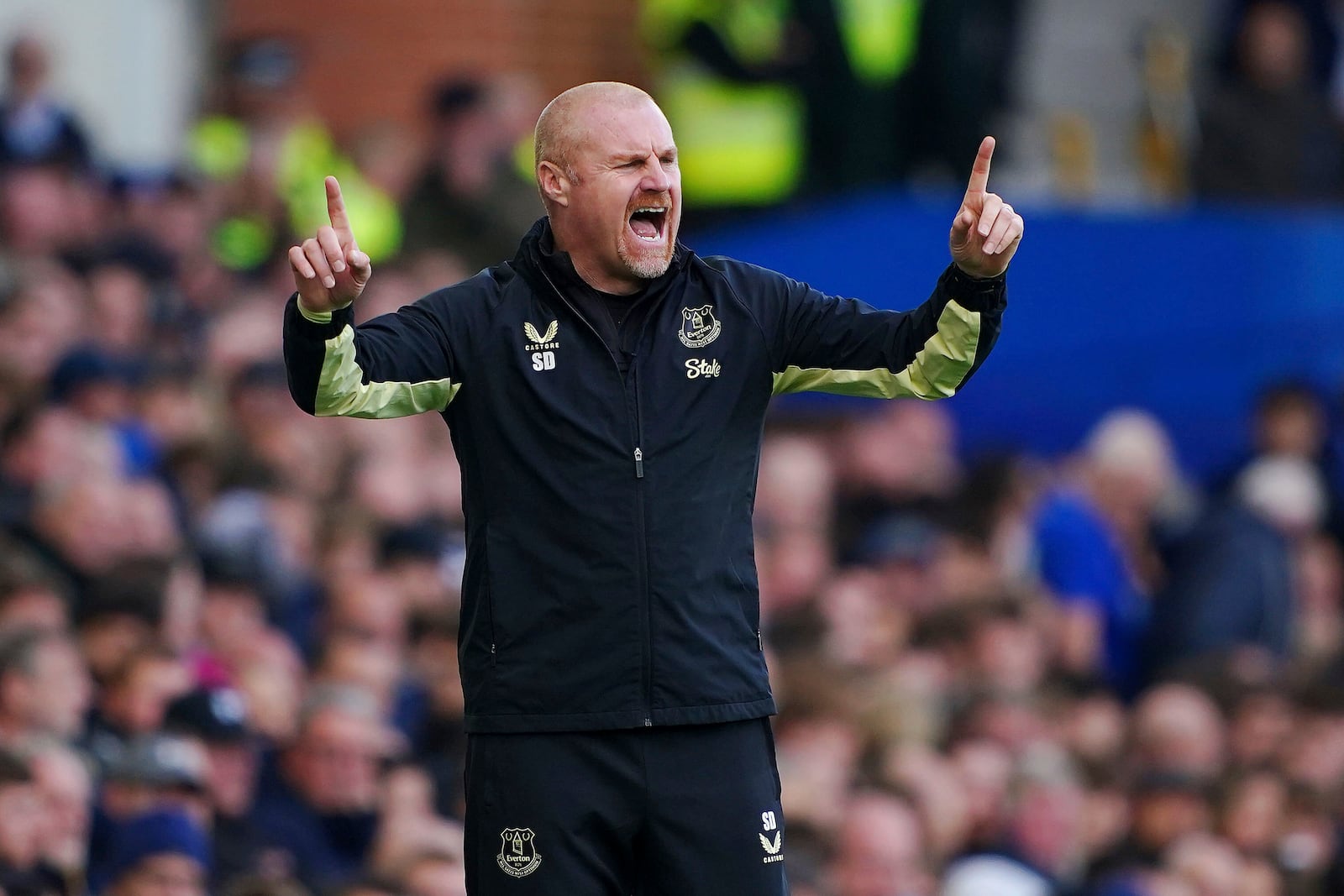 Everton manager Sean Dyche gestures on the touchline during the British Premier League soccer match between Everton and Crystal Palace, at Goodison Park, Liverpool, England, Saturday Sept. 28, 2024. (Peter Byrne/PA via AP)