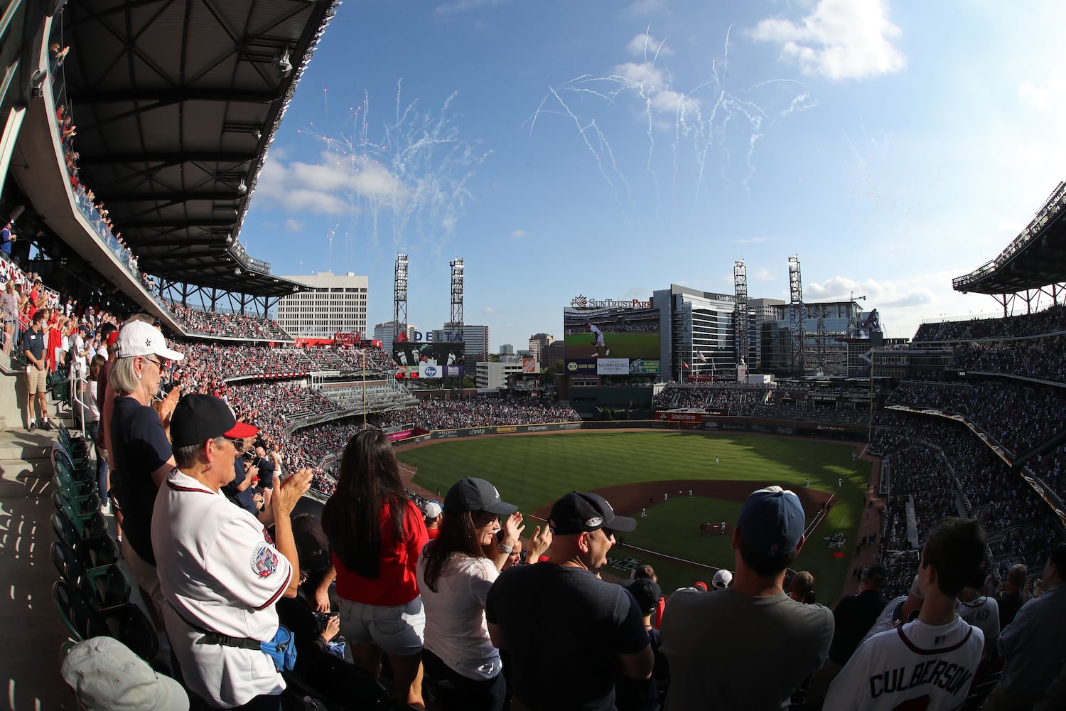 Photos: The scene at the Braves-Cardinals game