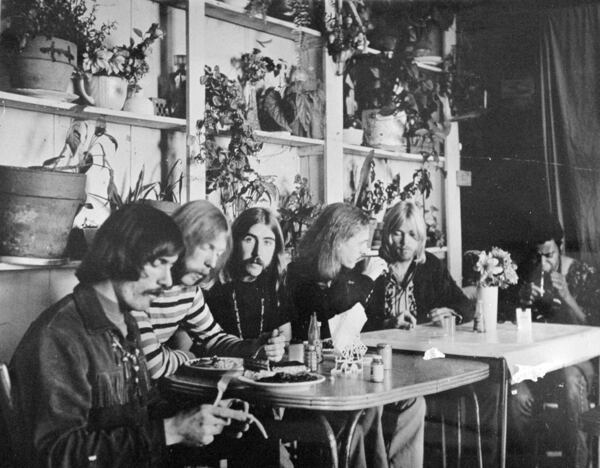  The Allman Brothers Band, from left, Dickey Betts, Duane Allman, Berry Oakley, Butch Trucks, Gregg Allman and Jai Johanny "Jaimoe" Johanso, eat at the H&amp;H Restaurant in downtown Macon, Ga. (Photo: The Macon Telegraph via AP)