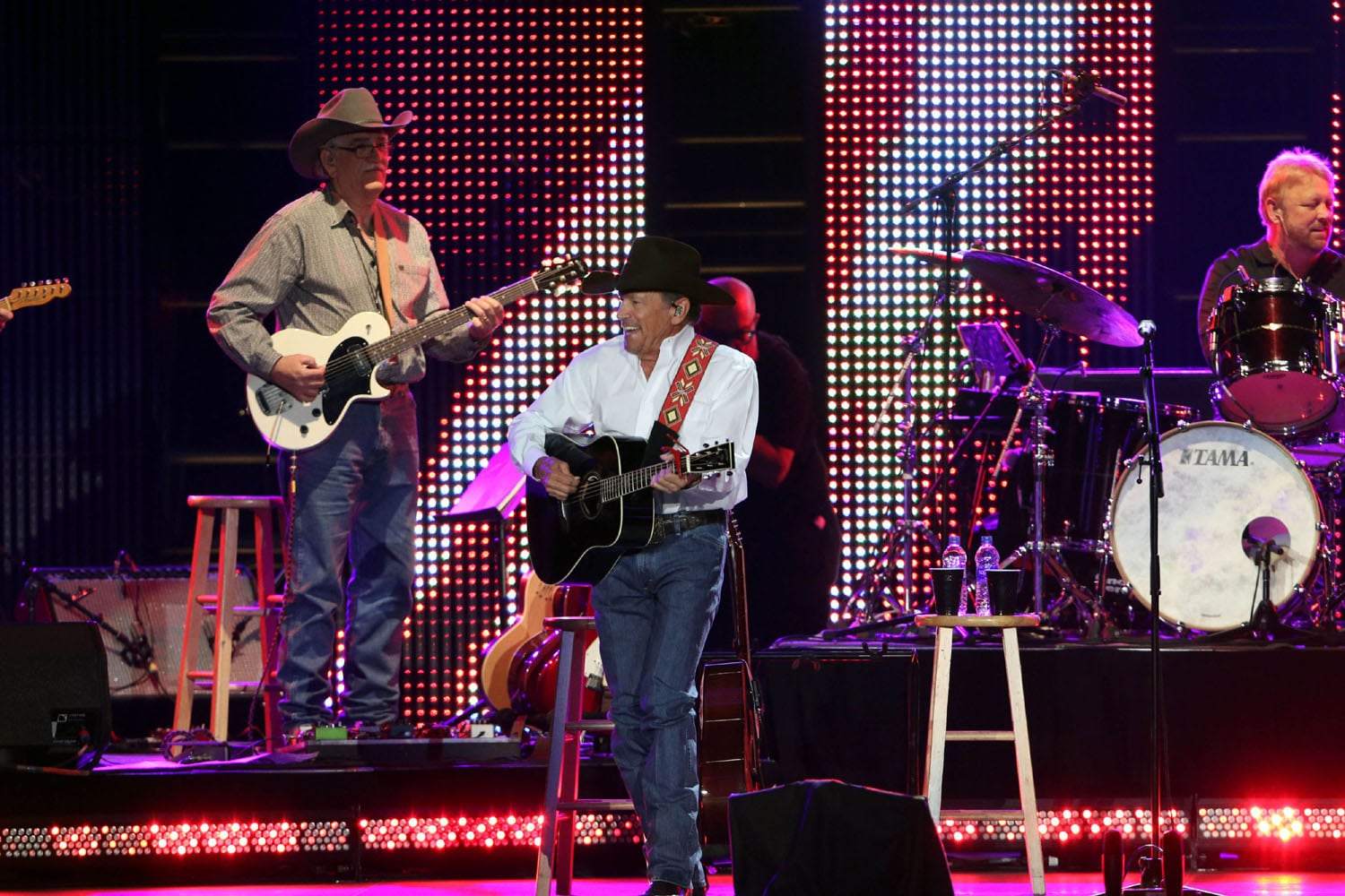 PHOTOS: George Strait, Chris Stapleton deliver country hits at Mercedes-Benz Stadium