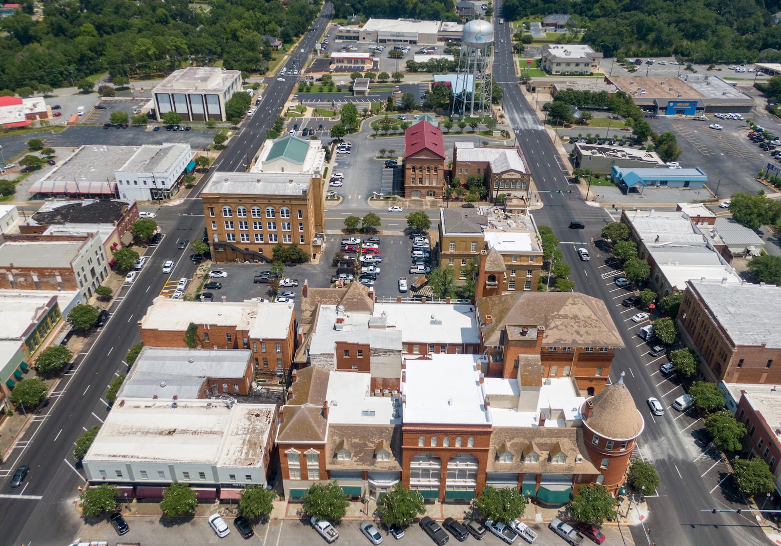  August 5, 2020 Americus - Aerial photo shows downtown Americus on Wednesday, August 5, 2020.  (Hyosub Shin / Hyosub.Shin@ajc.com)