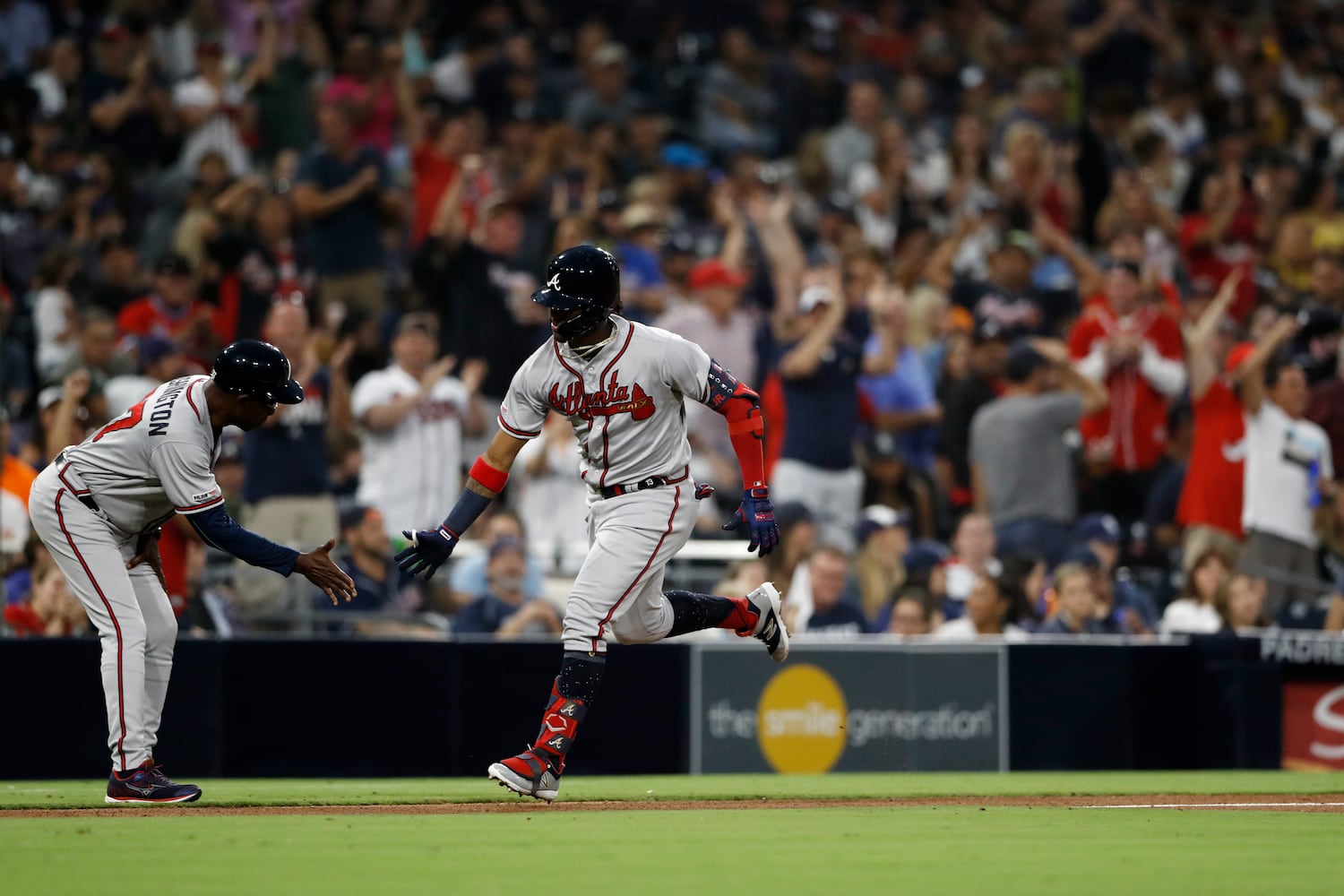 Photos: Braves outlast Padres in 10 innings