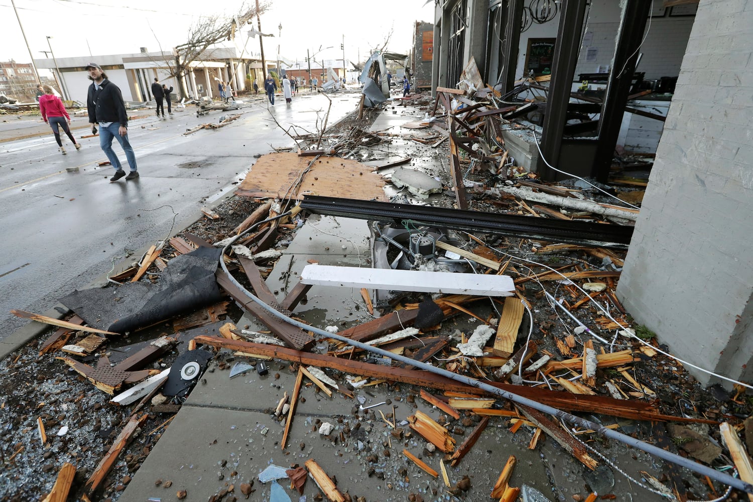 Super Tuesday live blog: Storms wreak havoc in Tenn. | Voters braving poor weather in many states