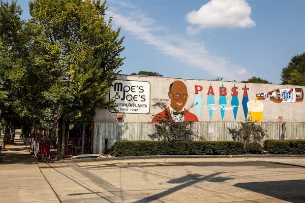 Moe’s and Joe’s in Virginia Highlands on N. Highland Ave is beside the gas station at Virginia Ave. (Jenni Girtman/Atlanta Event Photography)