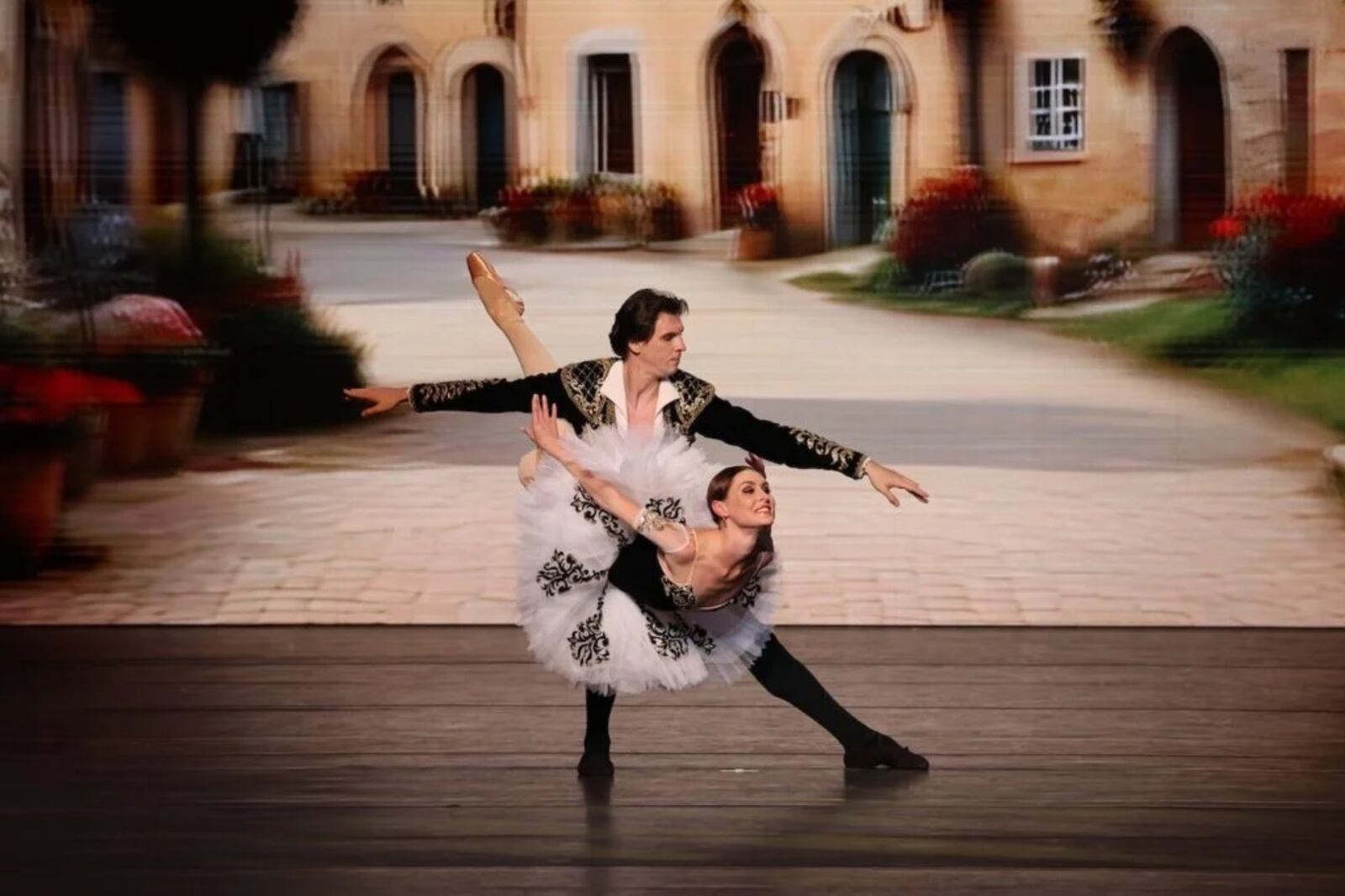 Mykyta Sukhorukov and Olga Golytsia in the the grand pas de deux from "Don Quixote." Courtesy of Andrew Nynka/The Ukrainian Weekly