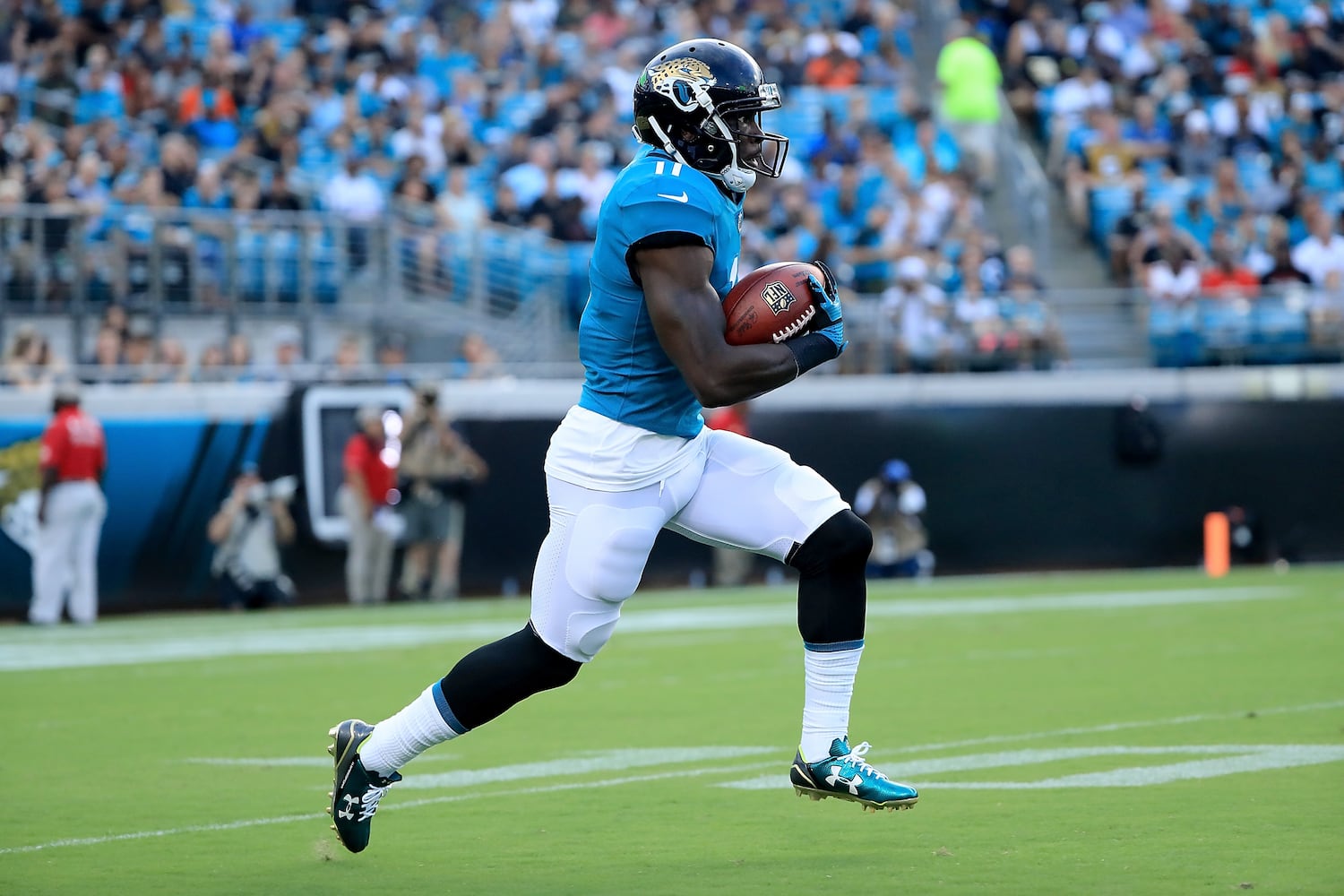 Photos: Falcons tune up against the Jaguars