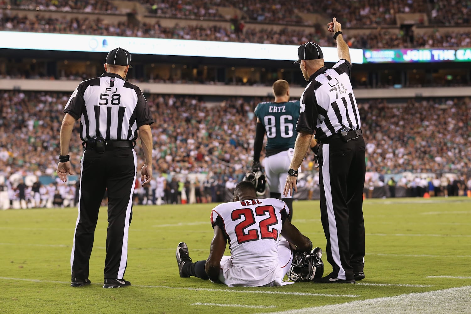 Photos: Falcons open season against Eagles