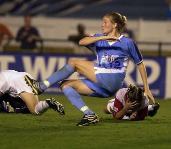  Cindy Parlow watches the golden goal go into the net in double overtime as the Beat defeats the Philadelphia Charge.