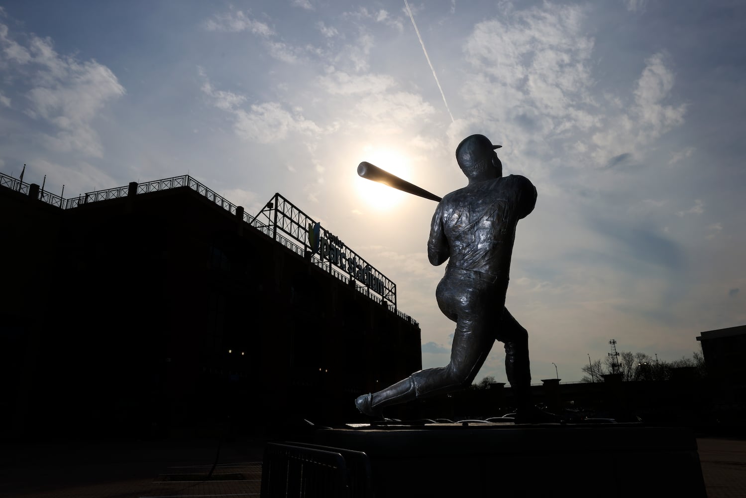 040824 hank aaron statue