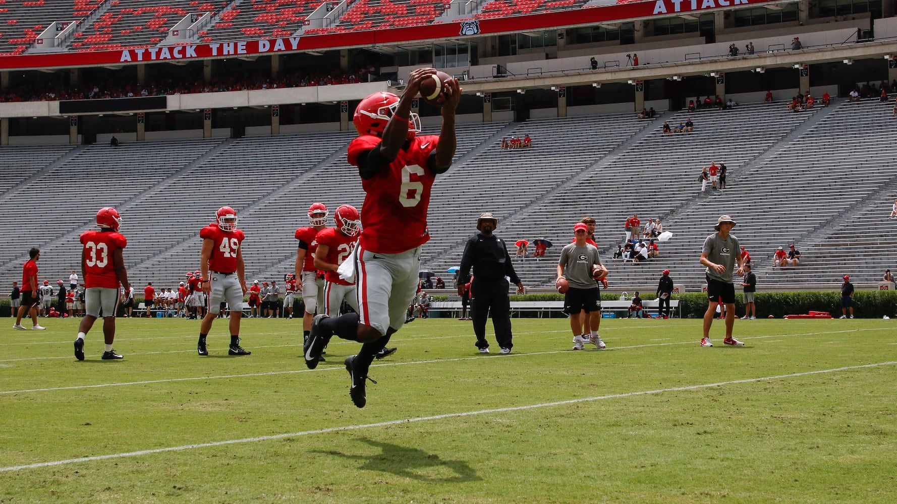 Georgia Bulldogs practice