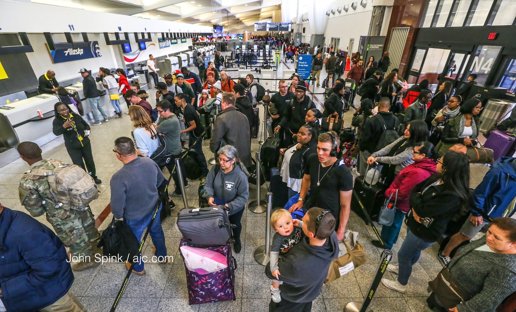 Photos: Power outage paralyzes Atlanta airport