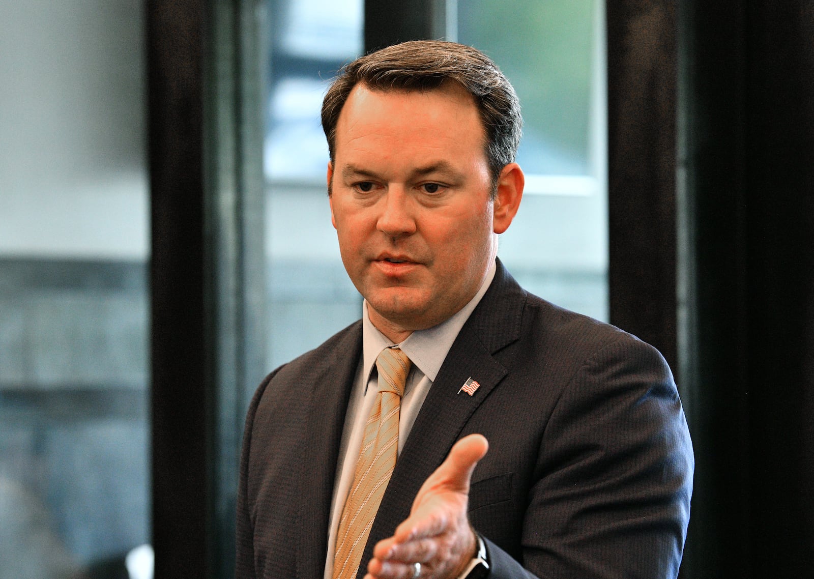 Burt Jones, Republican nominee for lieutenant governor, speaks to business leaders during a roundtable with minority business leaders at Ray’s Southern Foods on Oct. 4, 2022. (Hyosub Shin / AJC)