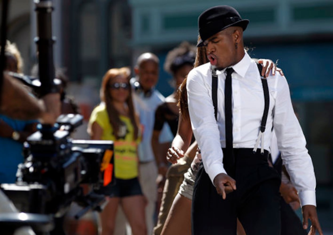 Ne-Yo shoots 'One in a Million' video