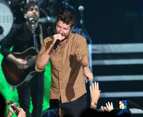  Brett Eldredge had fun with the fans. Photo: Robb Cohen Photography & Video /RobbsPhotos.com