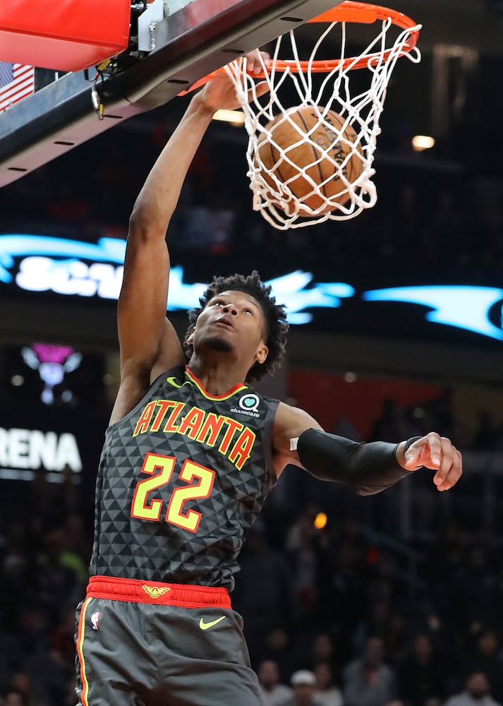 Photos: Hawks defeat the Suns