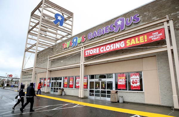 EMERYVILLE, CA - MARCH 15:  Customers enter a Toys R Us store on March 15, 2018 in Emeryville, California. Toys R Us filed for liquidation in a U.S. Bankruptcy court and plans to close 735 stores leaving 33,000 workers without employment.  (Photo by Justin Sullivan/Getty Images)