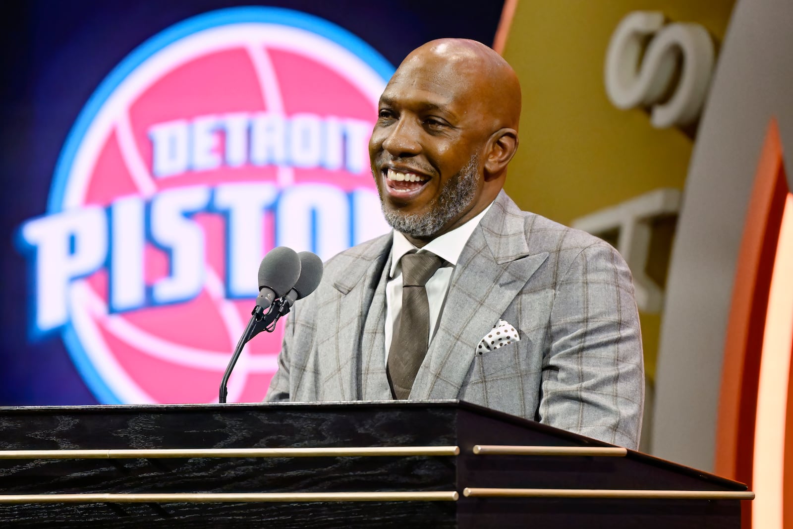 Chauncey Billups speaks during his enshrinement in the Basketball Hall of Fame, Sunday Oct. 13, 2024, in Springfield, Mass. (AP Photo/Jessica Hill)