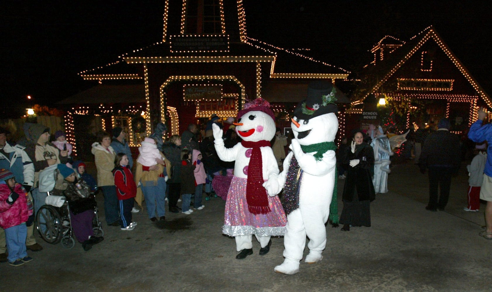 Stone Mountain Christmas: Snow Couple