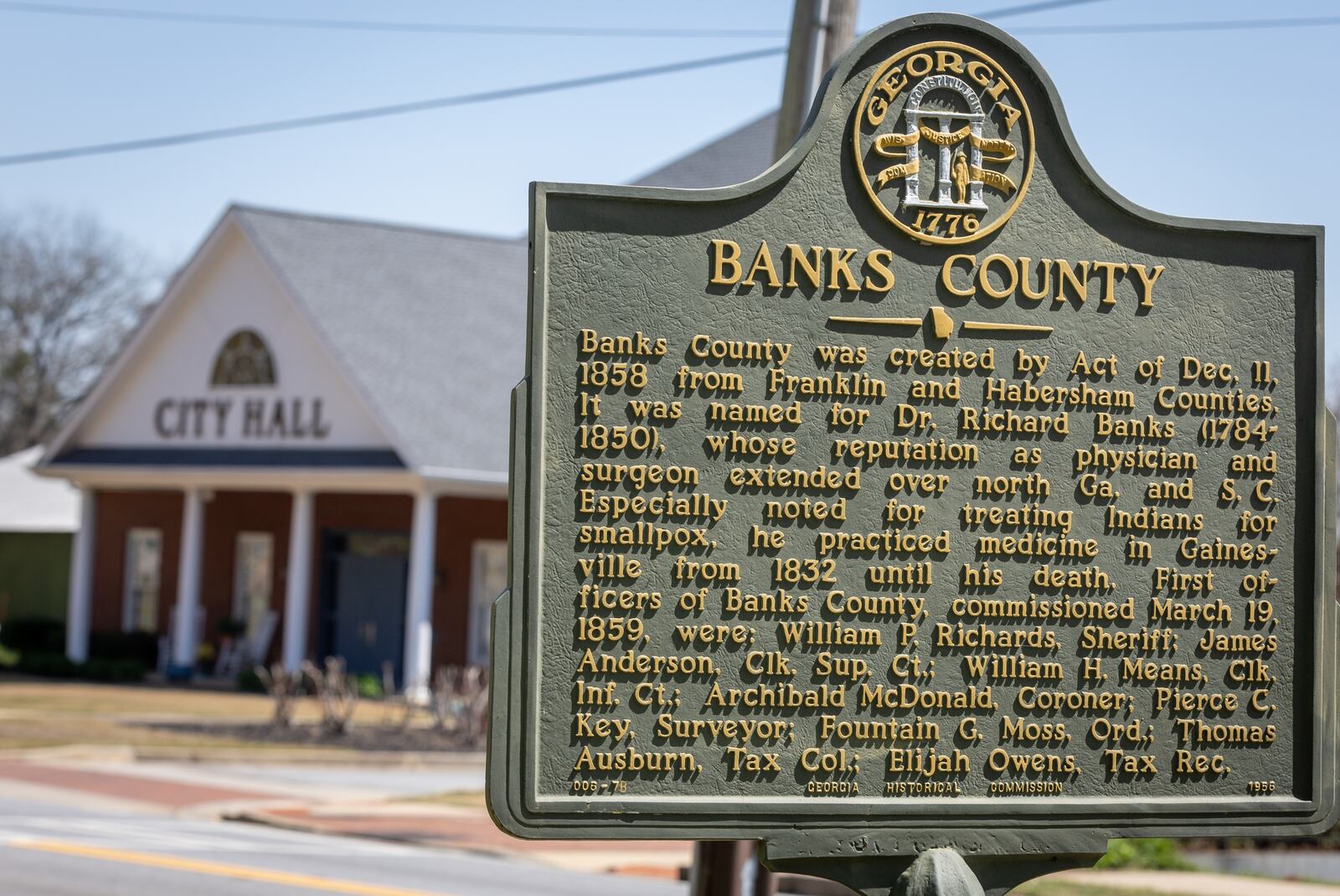 A historical marker is located near City Hall on Athens Street in downtown Homer, GA.  (Steve Schaefer/steve.schaefer@ajc.com)