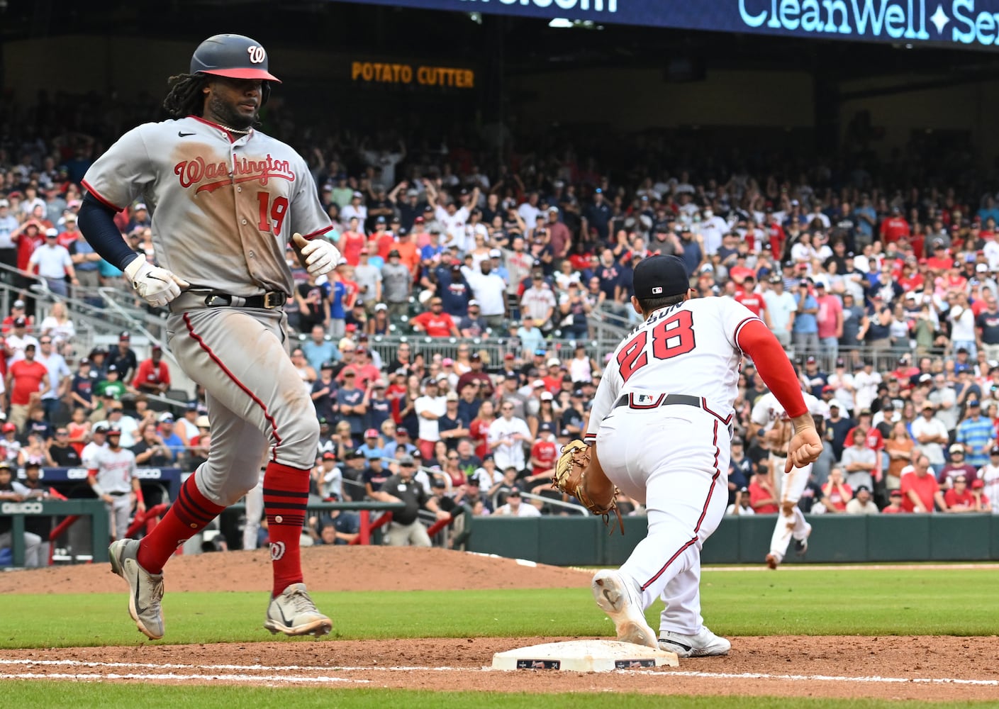 Braves-Nationals Saturday photo