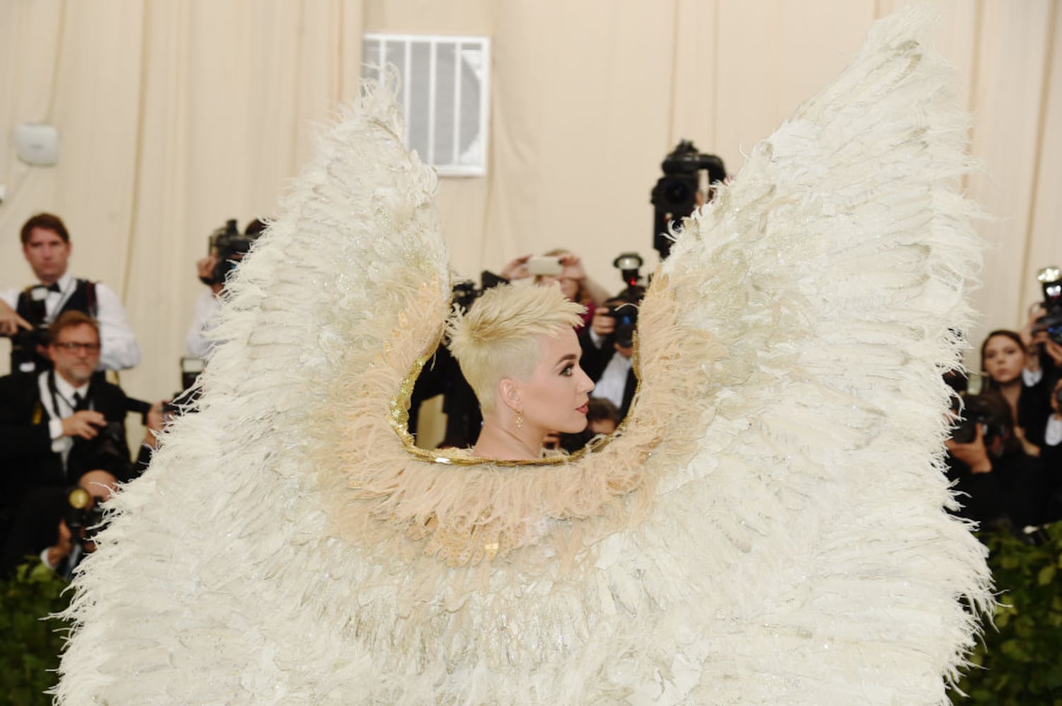 Photos: Katy Perry gets angelic at the 2018 Met Gala