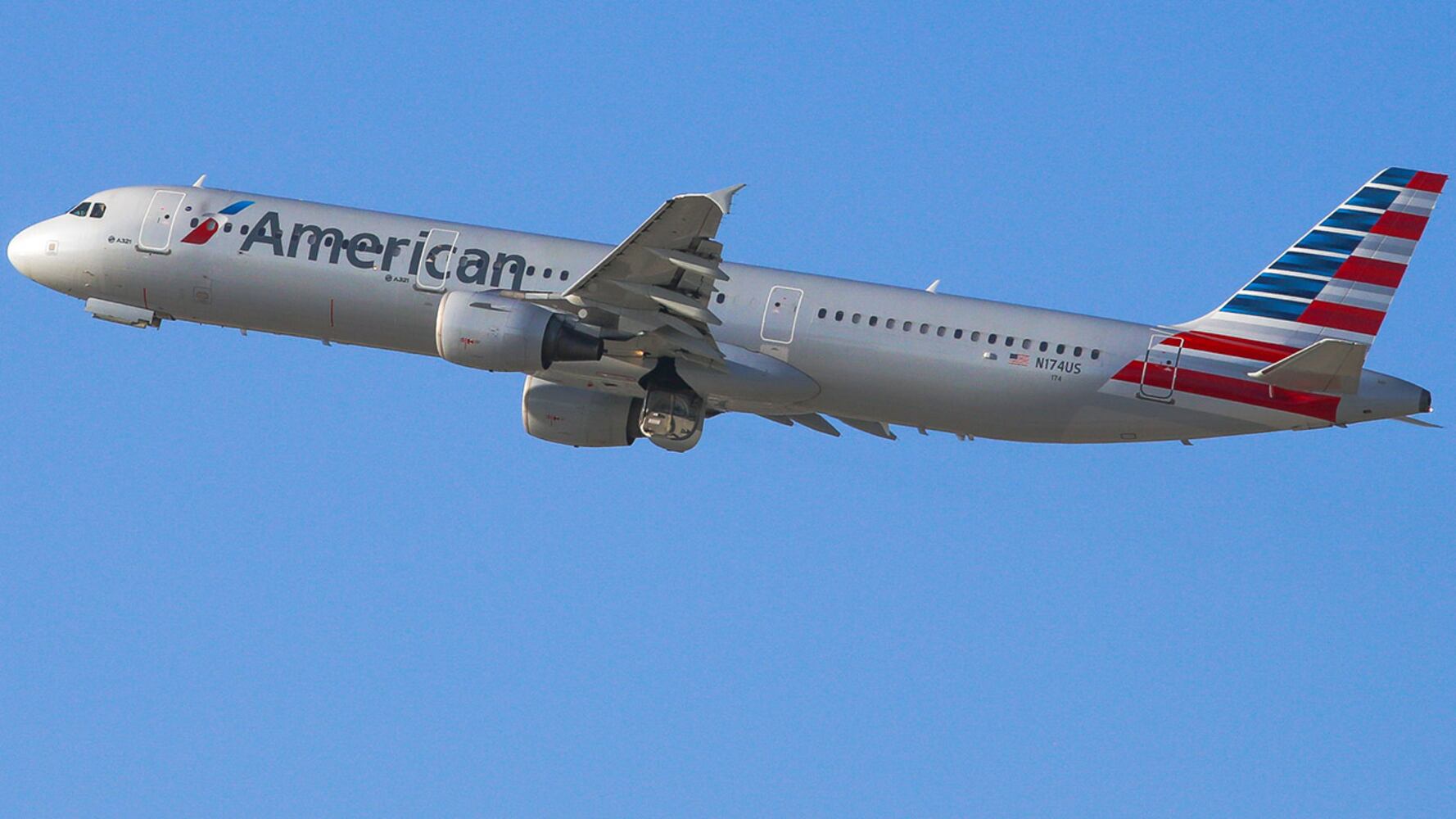 Stun gun disguised as cellphone found on American Airlines flight