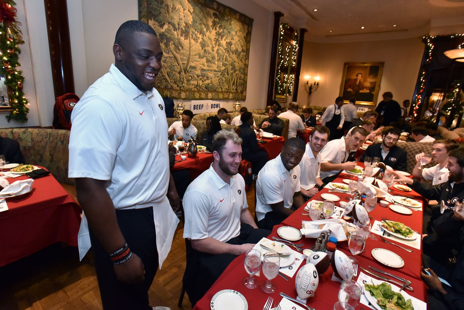 Photos: The scene at the Rose Bowl as Georgia, Oklahoma game nears