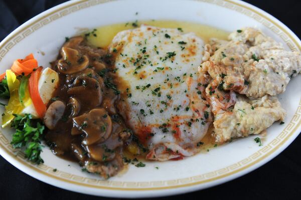 Veal marsala, parmigiana and milanese at Alfredo’s. (BECKY STEIN) (BECKY STEIN)