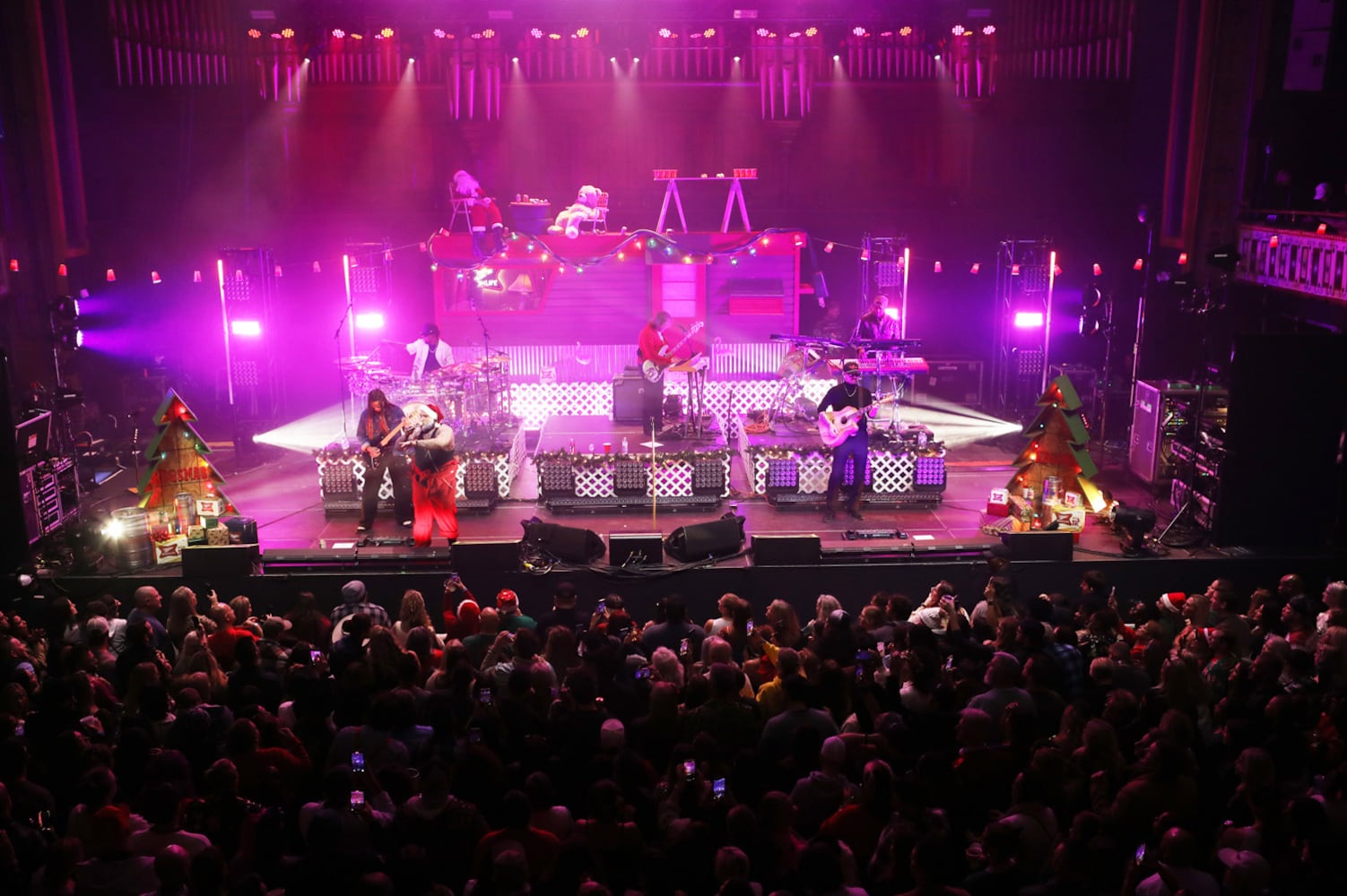 Teddy Swims rocked the sold out Tabernacle on Friday, December 20, 2024, for his 11th Annual Kegsmas celebration, with Cody Matlock opening. Recently nominated for a Best New Artist Grammy, Swims supports sponsor Atlanta Community Food Bank with food donations from his fans.
Robb Cohen for the Atlanta Journal-Constitution