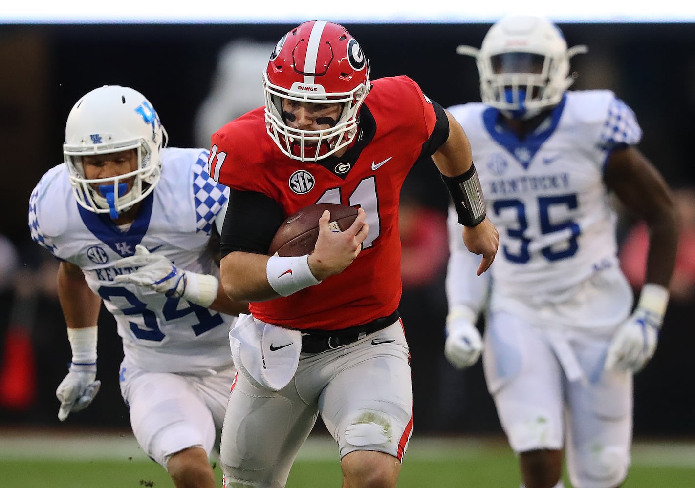 Photos: Bulldogs beat Kentucky, improve to 10-1