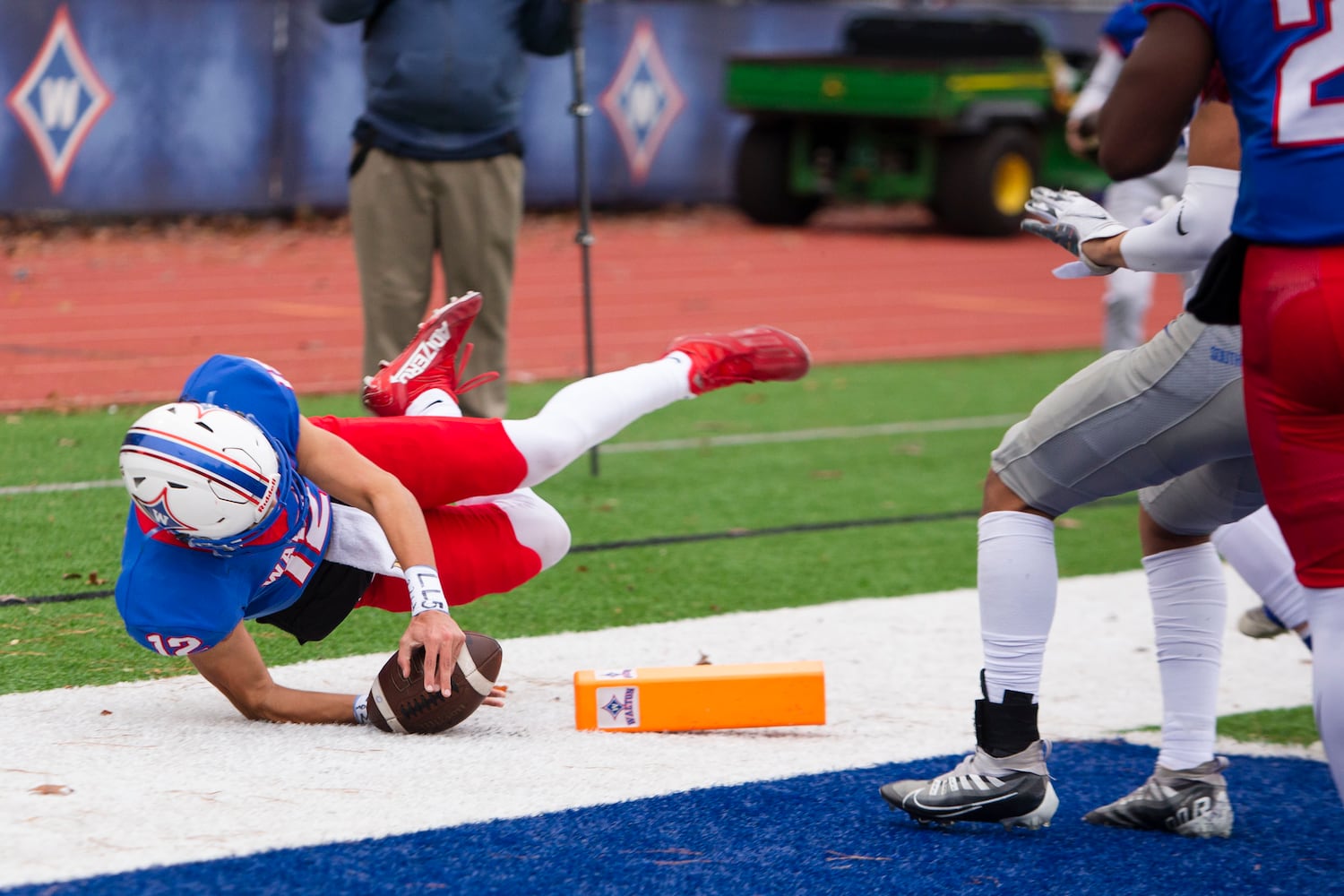 Londyn Lomax, a wide receiver for Walton, catches the ball in the end zone for a touchdown. CHRISTINA MATACOTTA FOR THE ATLANTA JOURNAL-CONSTITUTION.