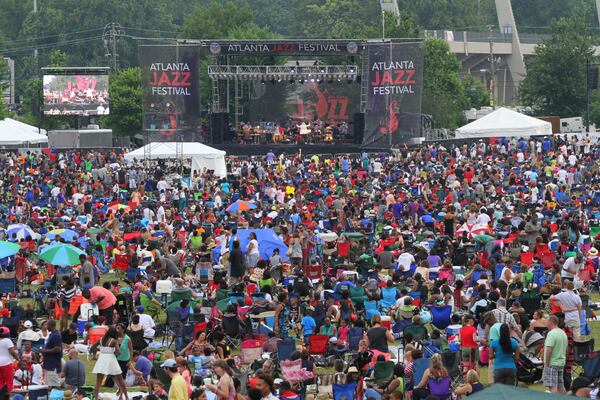 Yes, you'll want to get there early to stake out a good spot! The crowd at the 2014 fest. Photo: Robb D. Cohen/RobbsPhotos.com.