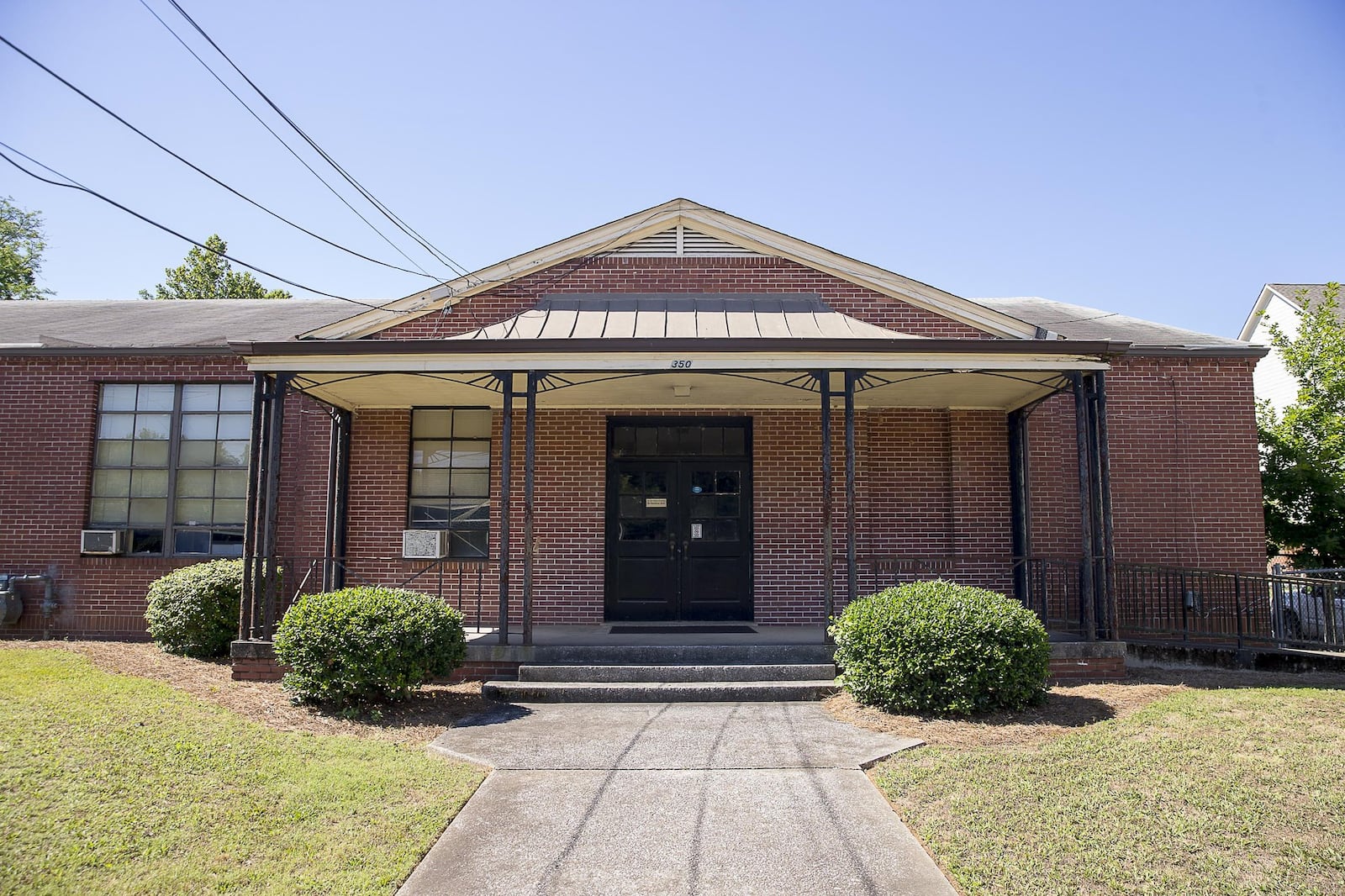 6/14/2019 — Marietta, Georgia — The exterior of the old Lemon Street Grammar School, located at 350 Lemon Street, in Marietta, Friday, June 14, 2019. The Marietta City School System has announced it will use the historically black school as classroom space. (Alyssa Pointer/alyssa.pointer@ajc.com)