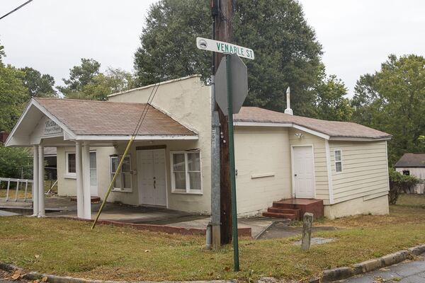 A Venable Street sign is displayed at the corner of Venable Street and Third Street near the House of Bethel Prayer Chapel in Stone Mountain. (Alyssa Pointer/Atlanta Journal Constitution)