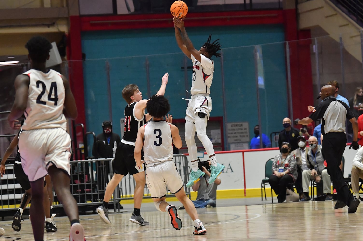 State basketball finals : Class A Private boys -- Holy Innocents vs. Mt. Pisgah