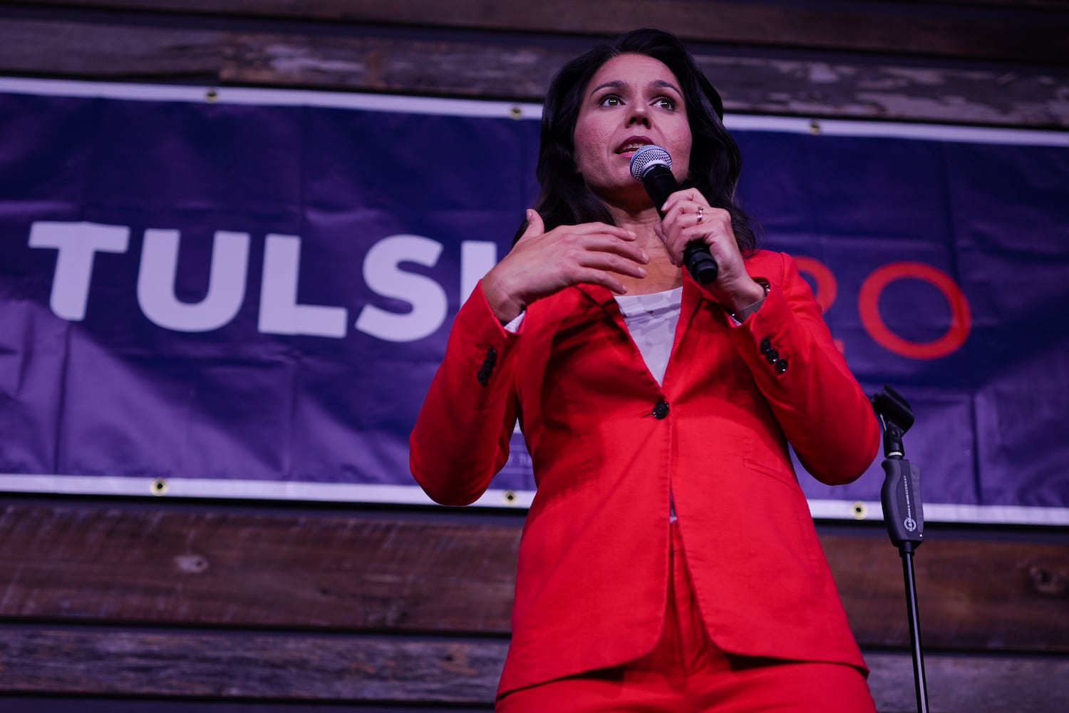 PHOTOS: Democratic presidential candidate Tulsi Gabbard in Atlanta