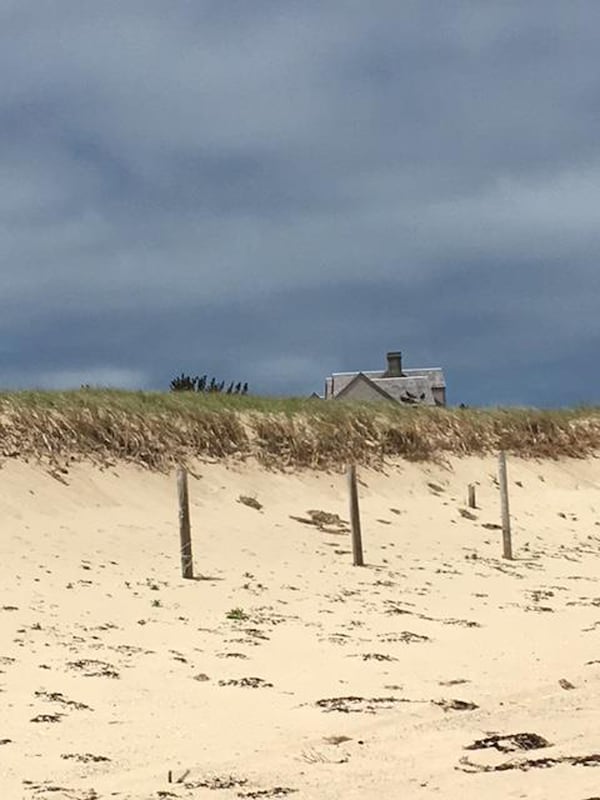 Windswept Wauwinet beach. (Carol Ann Davidson/TNS)