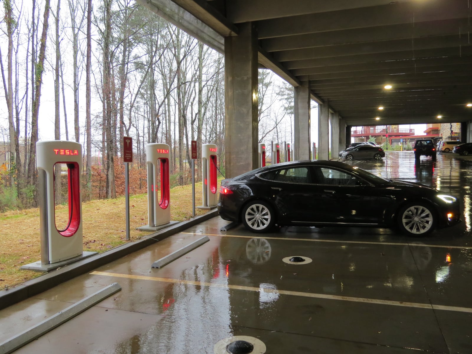 Peachtree Corners has worked together with Hubject to install a state-of-the-art electric vehicle fast-charging plaza capable of charging up to 16 vehicles simultaneously at Peachtree Corners Town Center.  (Courtesy City of Peachtree Corners)