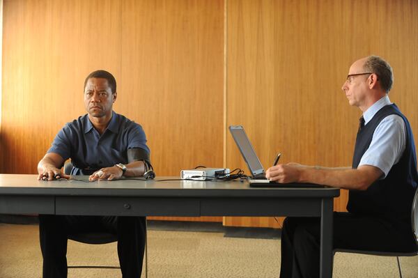 THE PEOPLE v. O.J. SIMPSON: AMERICAN CRIME STORY "From the Ashes of Tragedy" Episode 101 (Airs Tuesday, February 2, 10:00 pm/ep) -- Pictured: (l-r) Cuba Gooding, Jr. as O.J. Simpson, Joseph Buttler as Polygraph Examiner. CR: Ray Mickshaw/FX