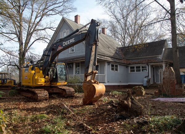 A DeKalb judge ruled the city of Clarkston must allow an arm of the Southern Baptist Convention to demolish this house. STEVE SCHAEFER / SPECIAL TO THE AJC