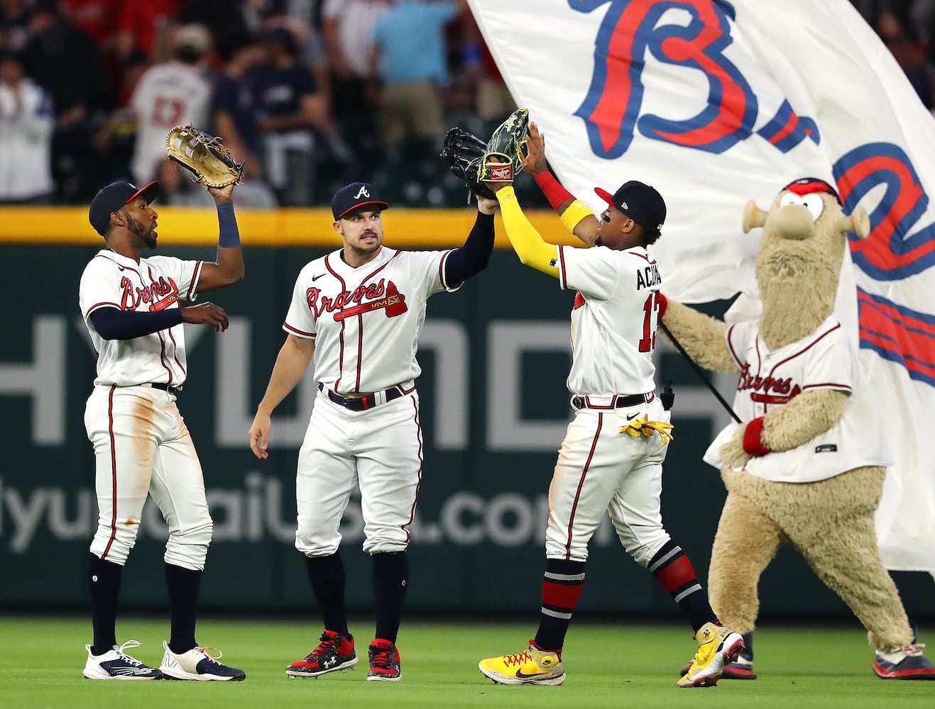 BRAVES PHOTOS