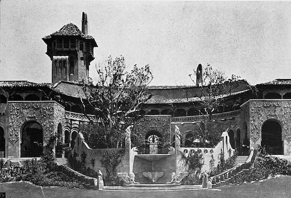 Photographed a year after the house was completed, a 1928 photo shows Mar-a-Lago’s famous crescent-shaped loggia on the west exterior. Courtesy Library of Congress