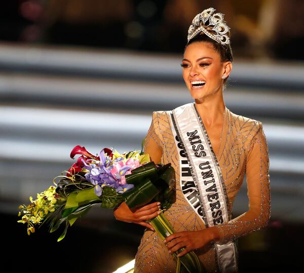 Miss South Africa Demi-Leigh Nel-Peters is crowned the 2017 Miss Universe.