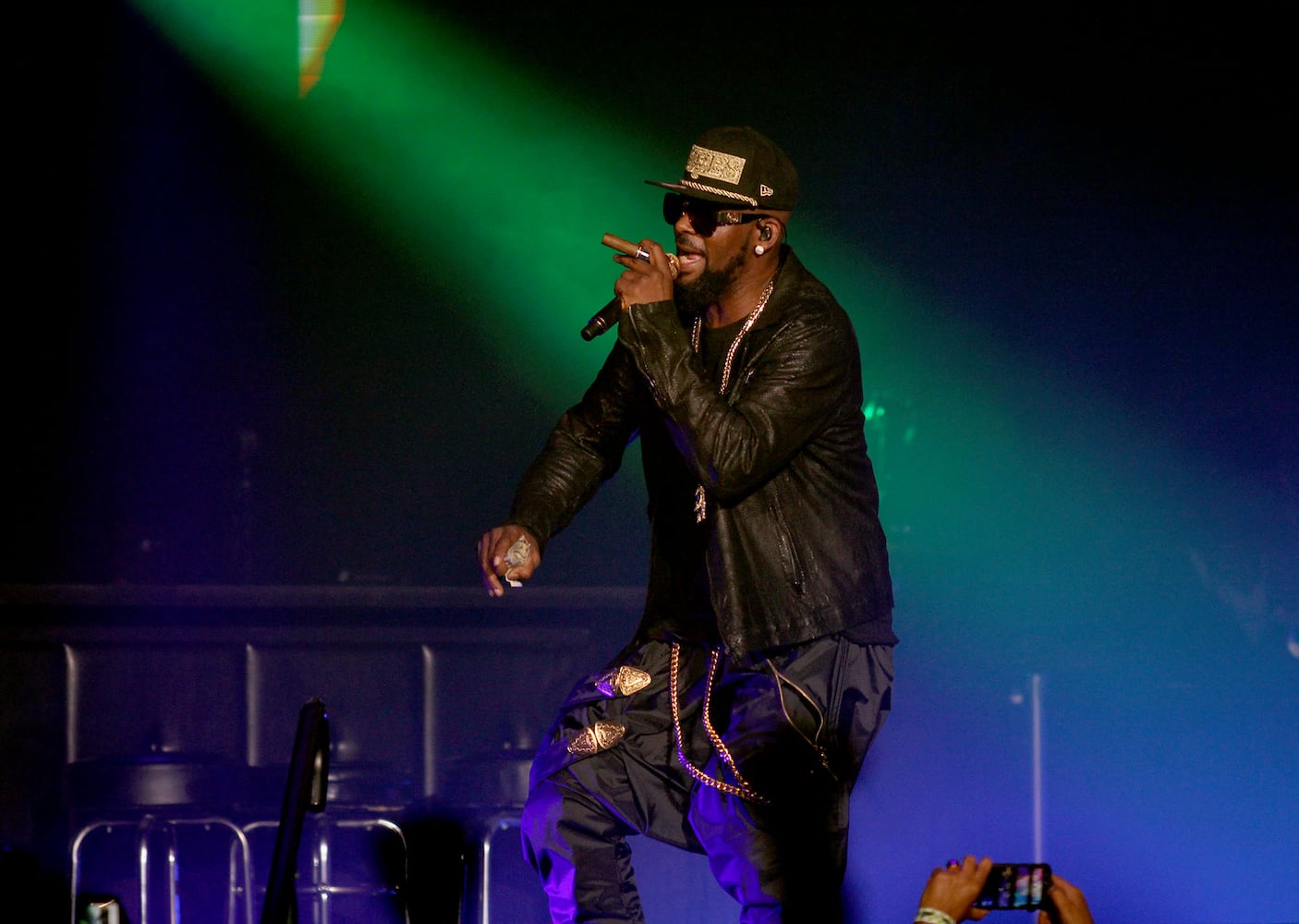 R. Kelly brings 'Buffet' tour to Philips Arena