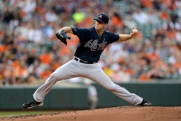 Atlanta Braves starting pitcher Alex Wood throws to the Baltimore Orioles during an interleague baseball game, Monday, July 27, 2015, in Baltimore. (AP Photo/Patrick Semansky)