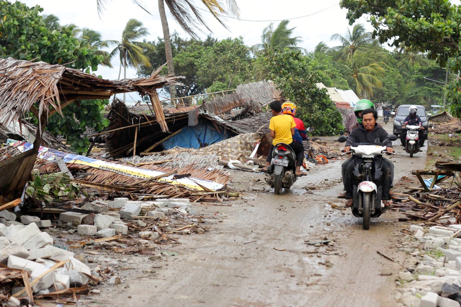 Photos: Tsunami devastates Indonesia