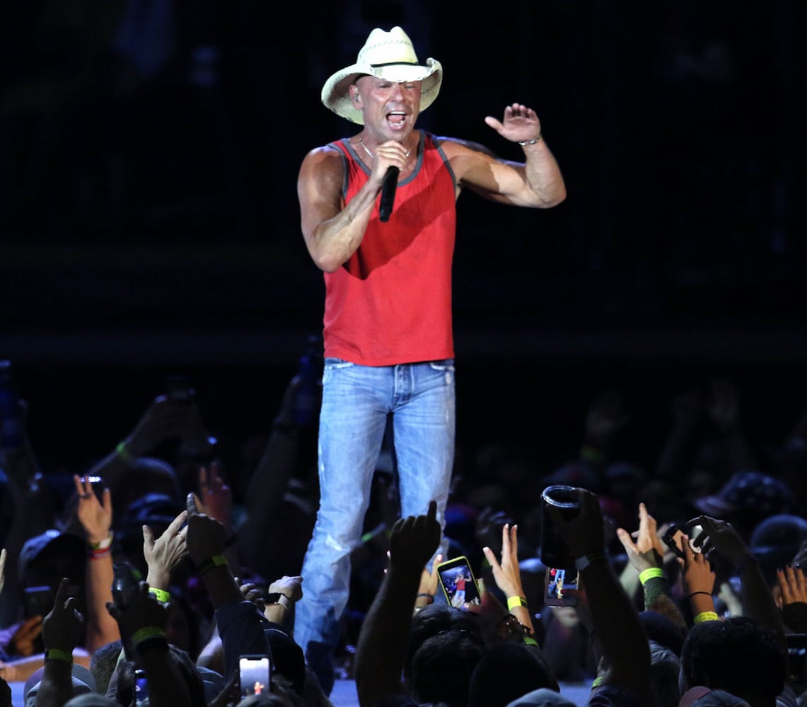 Kenny Chesney at Mercedes-Benz Stadium