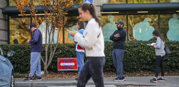 Early voters hit the polls in November 2022 at the Joan P. Garner Library in Atlanta. (John Spink / John.Spink@ajc.com) 